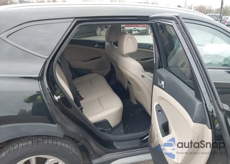 2018 Hyundai Tucson Sel Plus z USA, uszkodzony, nr VIN KM8J3CA49JU740960